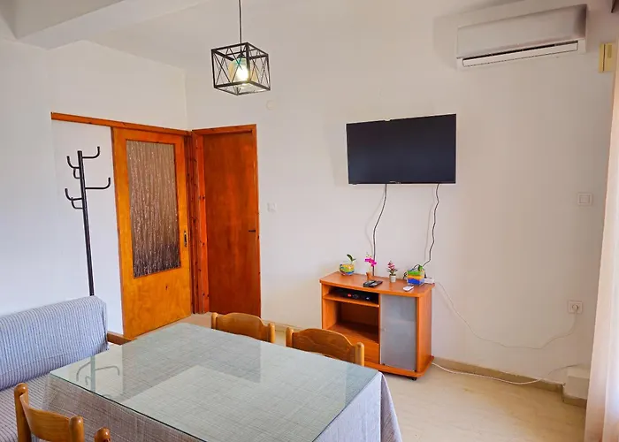 Idyllic Escape * Gomation